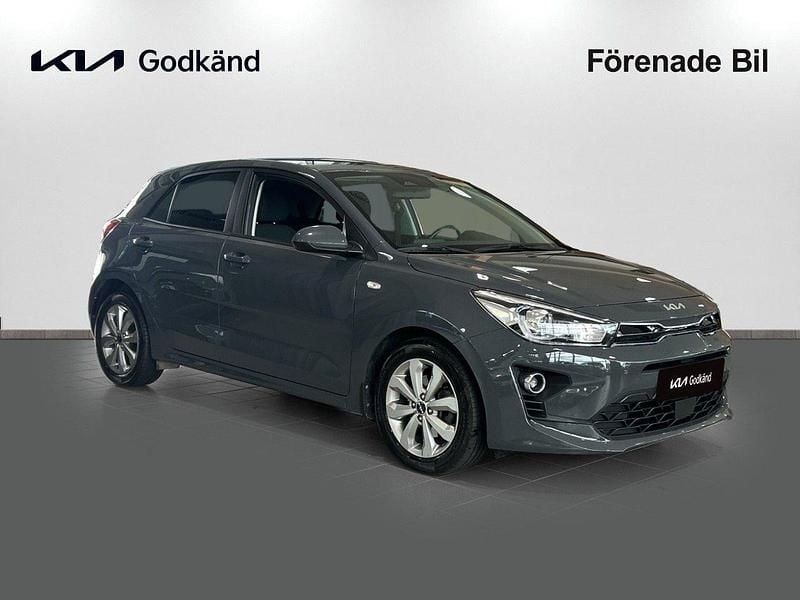Grå Begagnad 2022 Kia Rio Advance Halvkombi | 169 000 kr (Marknadspris) - Bild 1/4