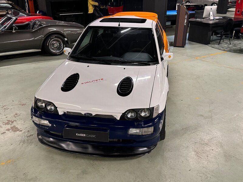 Begagnad Ford Escort RS 220 HK (161 kW) 1995 Flerfärgad Halvkombi