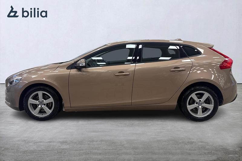 Begagnad Volvo V40 Kinetic 116 HK (85 kW) 2014 Brun Halvkombi