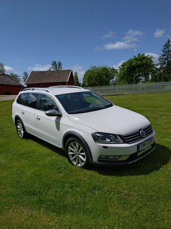 Vit Begagnad 2015 VW Passat Alltrack Kombi | 105 000 kr (Marknadspris) - Bild 1/4