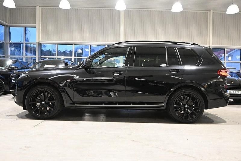 Begagnad BMW X7 Comfort Edition 352 HK (258 kW) 2024 Svart SUV