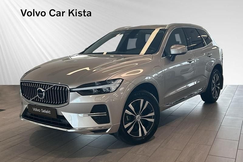 Grå Begagnad 2024 Volvo XC60 Core SUV | 514 900 kr (Bra pris) - Bild 1/3