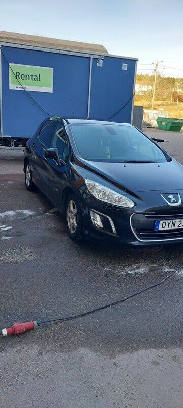 Svart Begagnad 2012 Peugeot 308 Halvkombi | 30 000 kr (Superpris) - Bild 1/4