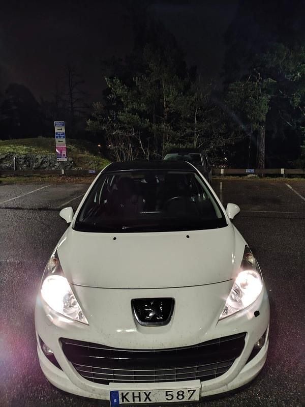 Begagnad 2012 Peugeot 207 Halvkombi | 32 000 kr (Bra pris) - Bild 1/4