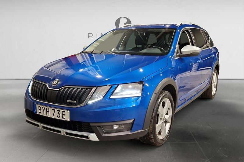 Begagnad Skoda Octavia Scout 184 HK (135 kW) 2019 Blå Kombi