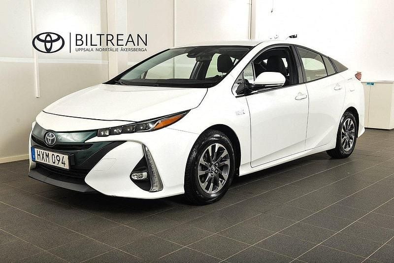 Vit Begagnad 2018 Toyota Prius Active Halvkombi | 129 900 kr (Bra pris) - Bild 1/4