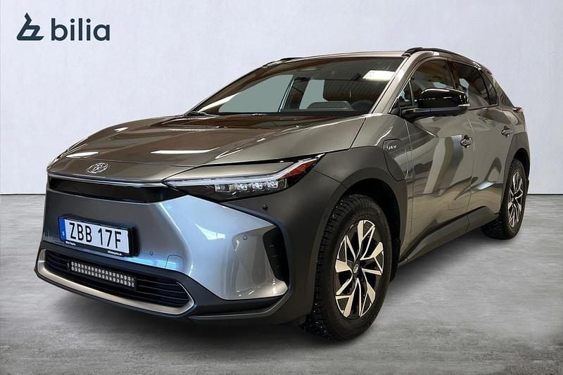 Begagnad Toyota bZ4X Executive 164 kW (224 HK) 2025 Silver SUV