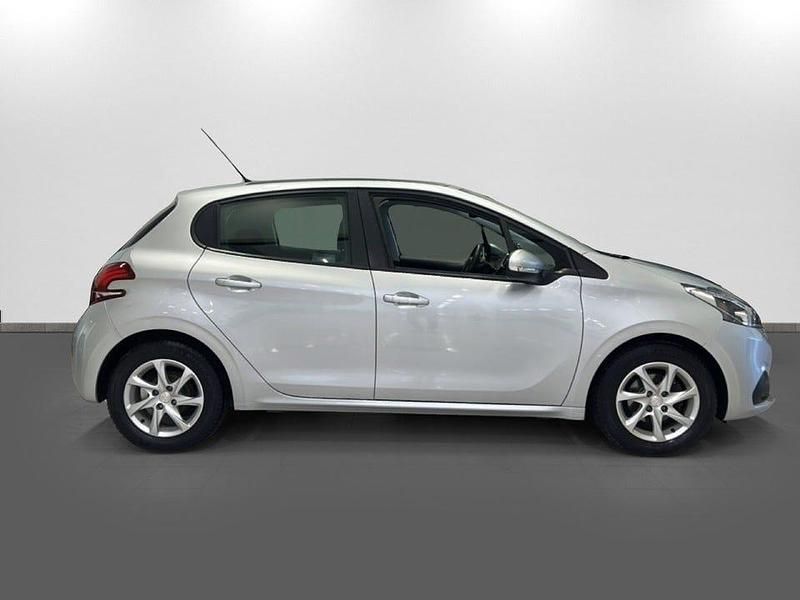 Begagnad Peugeot 208 82 HK (60 kW) 2015 Ljusgrå Halvkombi