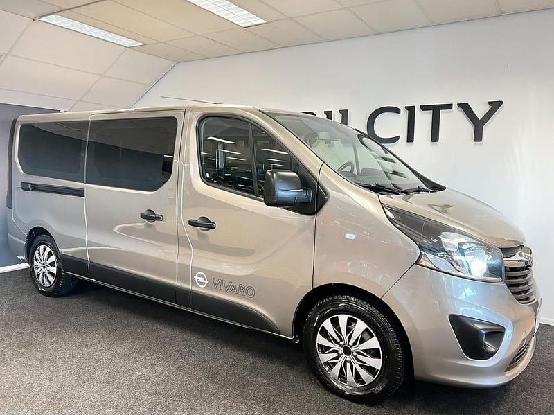 Brun Begagnad 2016 Opel Vivaro Van | 109 900 kr - Bild 1/4