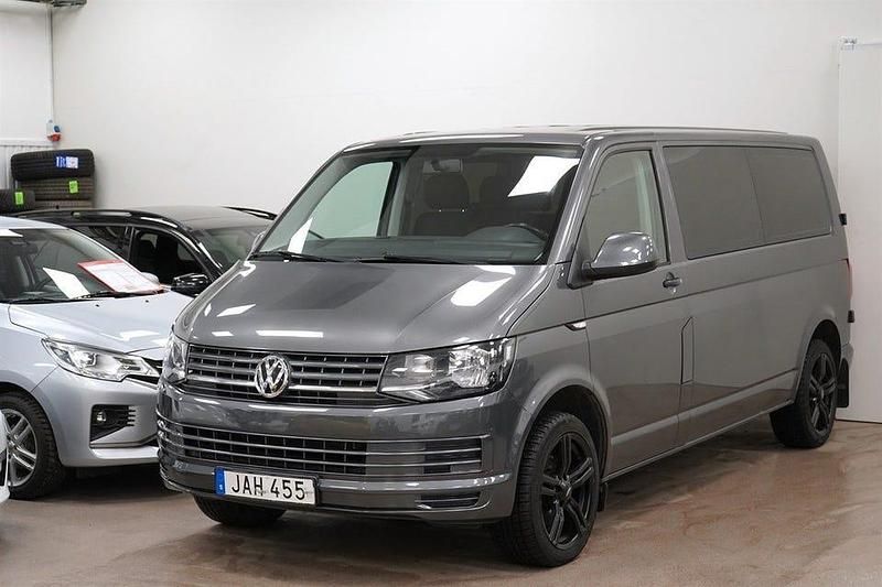 Begagnad VW Caravelle 150 HK (110 kW) 2018 Grå Minibuss