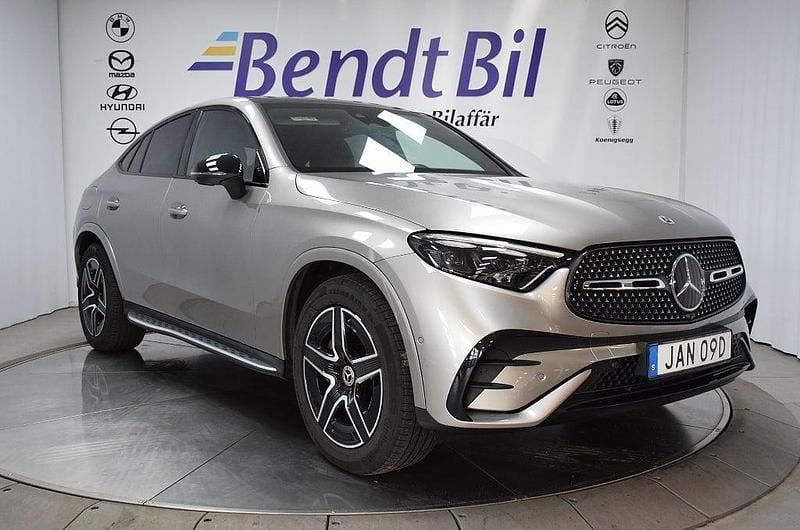 Silver Begagnad 2023 Mercedes GLC220 AMG line Sportkupé | 694 500 kr - Bild 1/3