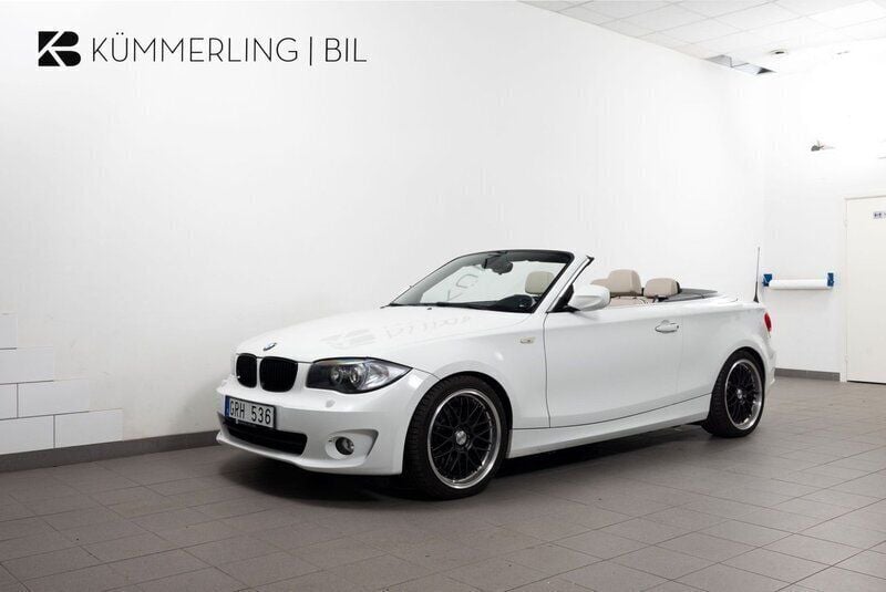 Vit Begagnad 2011 BMW 125 Cabriolet Comfort Edition Cab | 174 900 kr - Bild 1/4