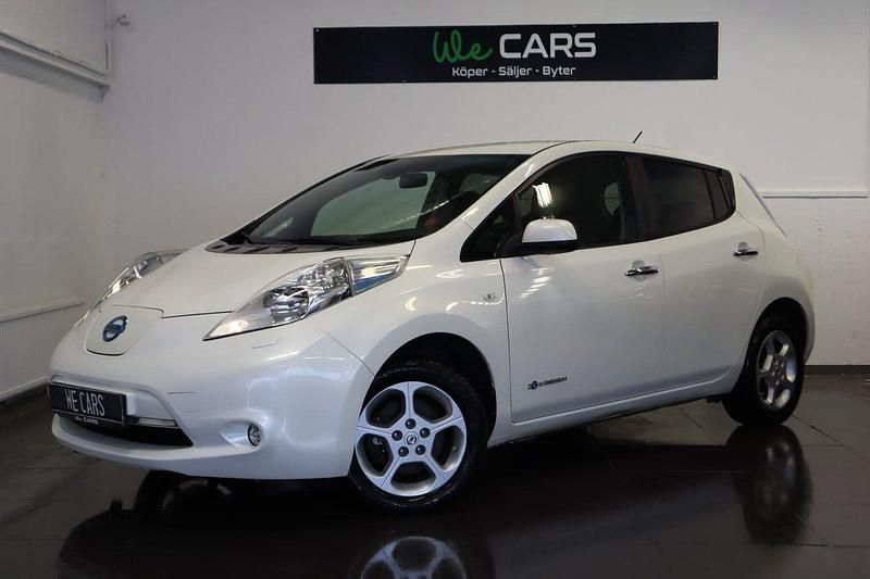Vit Begagnad 2015 Nissan Leaf Halvkombi | 74 900 kr (Marknadspris) - Bild 1/4
