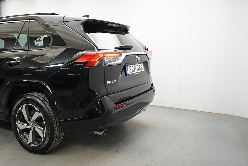 Begagnad Toyota RAV4 Hybrid 185 HK (136 kW) 2021 Svart SUV