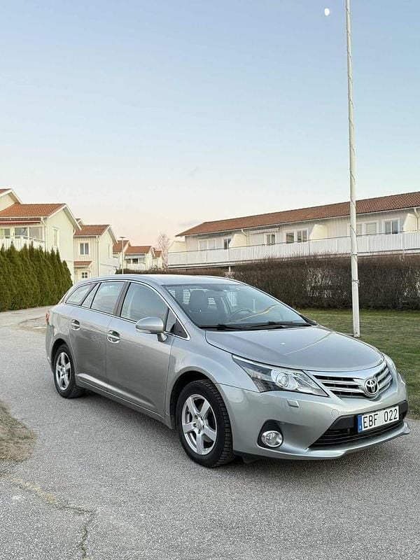 Begagnad 2012 Toyota Avensis Multidrive S Kombi | 105 000 kr (Lite dyr) - Bild 1/4