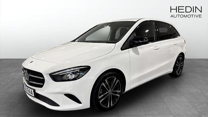 Vit Begagnad 2019 Mercedes 200 Night Kombi | 189 900 kr - Bild 1/4