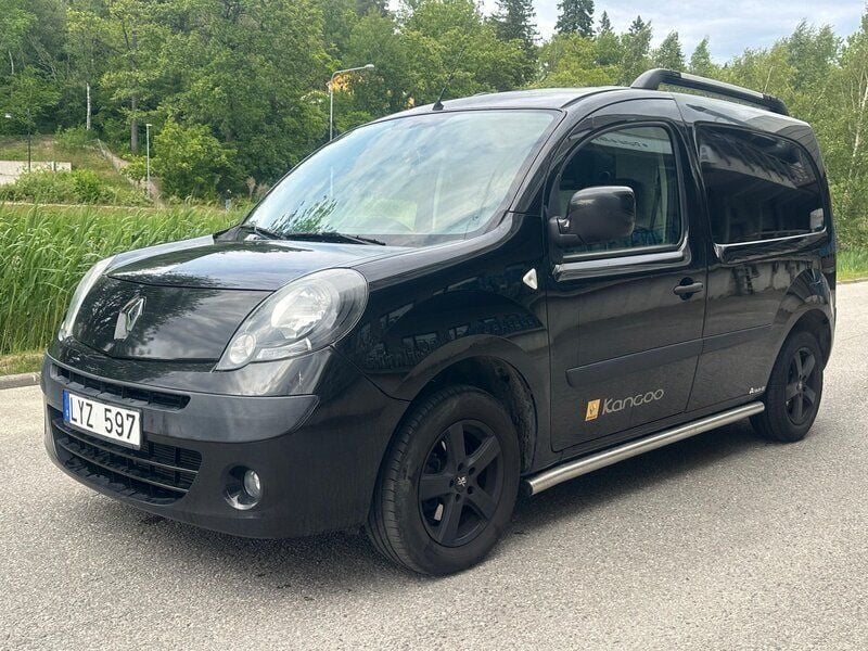 Svart Begagnad 2012 Renault Kangoo Minibuss | 39 900 kr (Marknadspris) - Bild 1/4