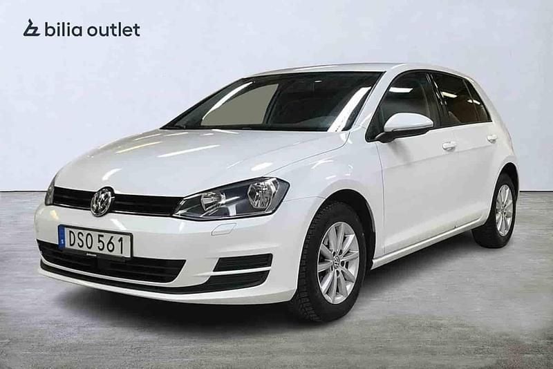 Vit Begagnad 2015 VW Golf VII Halvkombi | 89 900 kr (Bra pris) - Bild 1/1