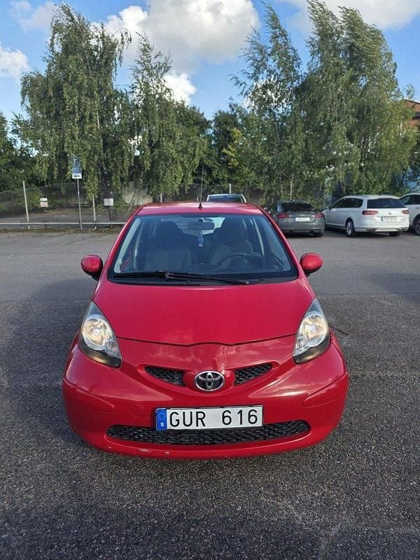 Röd Begagnad 2008 Toyota Aygo Halvkombi | 24 999 kr (Bra pris) - Bild 1/4