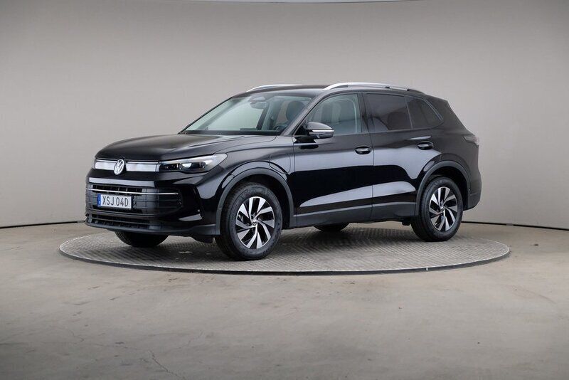 Svart Begagnad 2024 VW Tiguan Edition SUV | 479 000 kr - Bild 1/4
