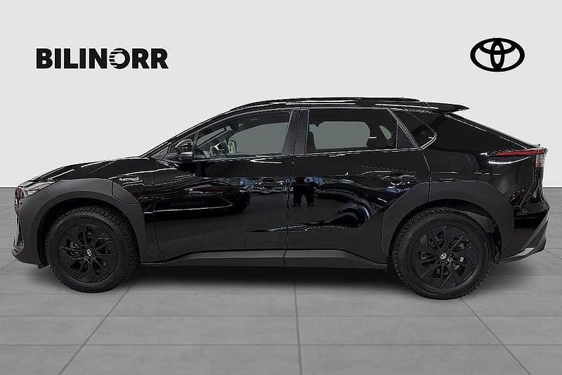 Begagnad Toyota bZ4X Style 2023 Svart SUV
