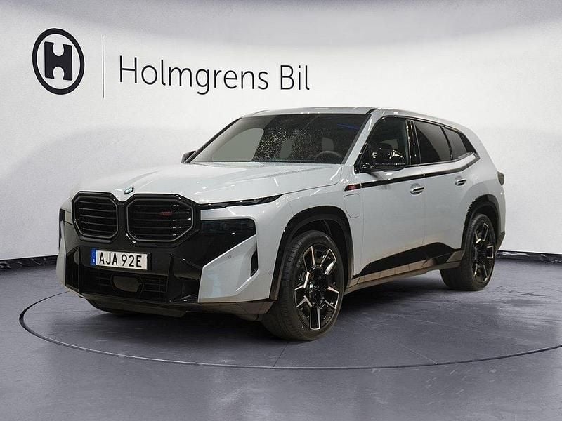 Grå/silver Begagnad 2024 BMW XM Comfort Edition SUV | 1 499 500 kr - Bild 1/4