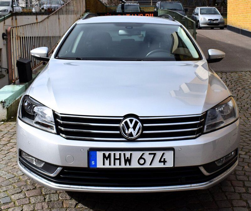 Silver Begagnad 2013 VW Passat Kombi | 68 800 kr (Marknadspris) - Bild 1/4