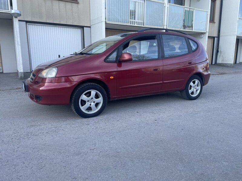 Röd Begagnad 2006 Chevrolet Tacuma Minibuss | 21 500 kr - Bild 1/4
