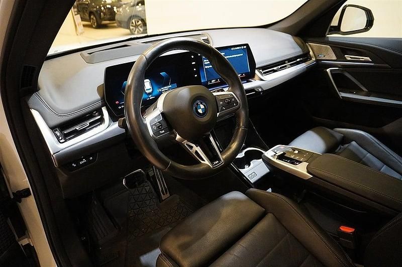 Begagnad BMW iX1 M Sport 230 kW (313 HK) 2022 Vit SUV