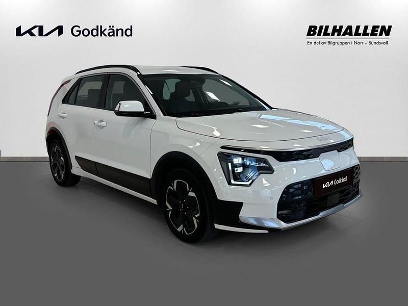 Begagnad Kia e-Niro 150 kW (204 HK) 2022 Vit SUV
