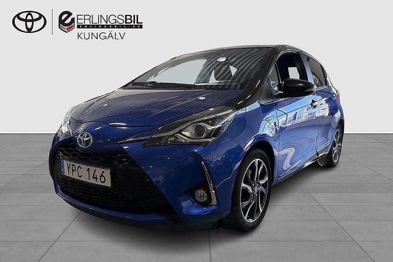 Blå Begagnad 2018 Toyota Yaris Hybrid Halvkombi | 154 900 kr (Marknadspris) - Bild 1/4