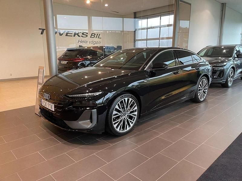 Svart (mytsvart metallic) Ny 2025 Audi e-tron Sportback S-Line SUV | 741 400 kr - Bild 1/4