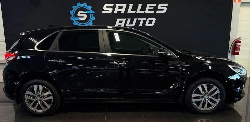 Begagnad Hyundai i30 Premium 136 HK (100 kW) 2017 Svart Halvkombi