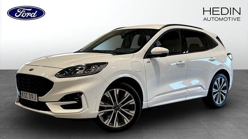 Vit Begagnad 2023 Ford Kuga Business Edition SUV | 294 900 kr (Marknadspris) - Bild 1/4