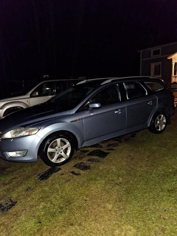 Blå Begagnad 2008 Ford Mondeo Trend Kombi | 10 000 kr (Superpris) - Bild 1/1
