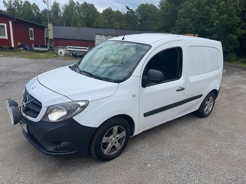 Vit Begagnad 2014 Mercedes Citan 108 Van | 44 500 kr - Bild 1/4