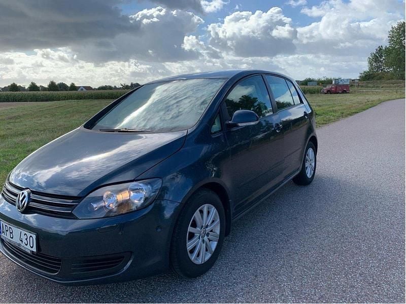 Grå Begagnad 2011 VW Golf Plus Cross Minibuss | 78 000 kr (Superpris) - Bild 1/4