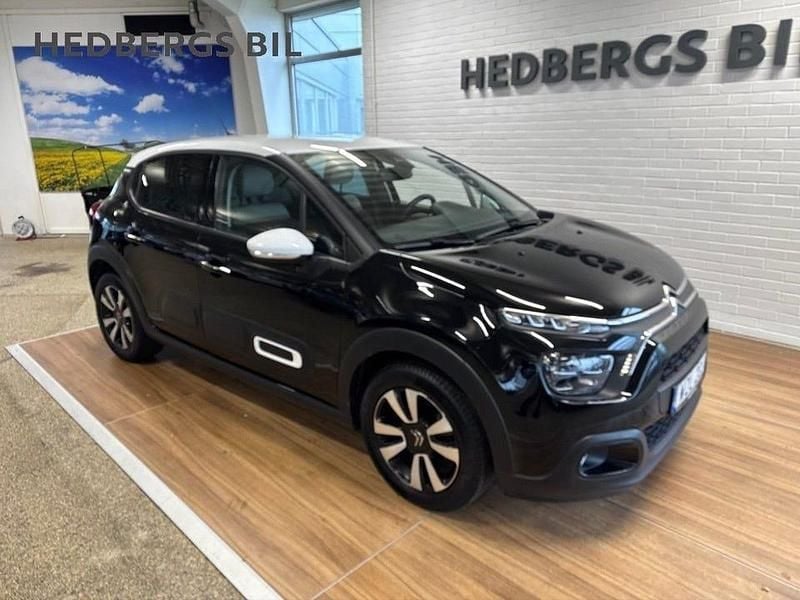 Svart Begagnad 2023 Citroën C3 PureTech Halvkombi | 184 900 kr (Marknadspris) - Bild 1/4