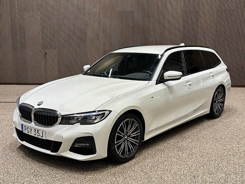 Begagnad BMW 320 M Sport 190 HK (139 kW) 2020 Vit Kombi