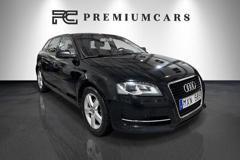 Svart Begagnad 2012 Audi A3 Sportback Attraction Halvkombi | 64 900 kr (Bra pris) - Bild 1/4