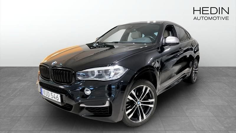 Svart (black) Begagnad 2015 BMW X6 M50 M Sport SUV | 344 900 kr (Marknadspris) - Bild 1/4
