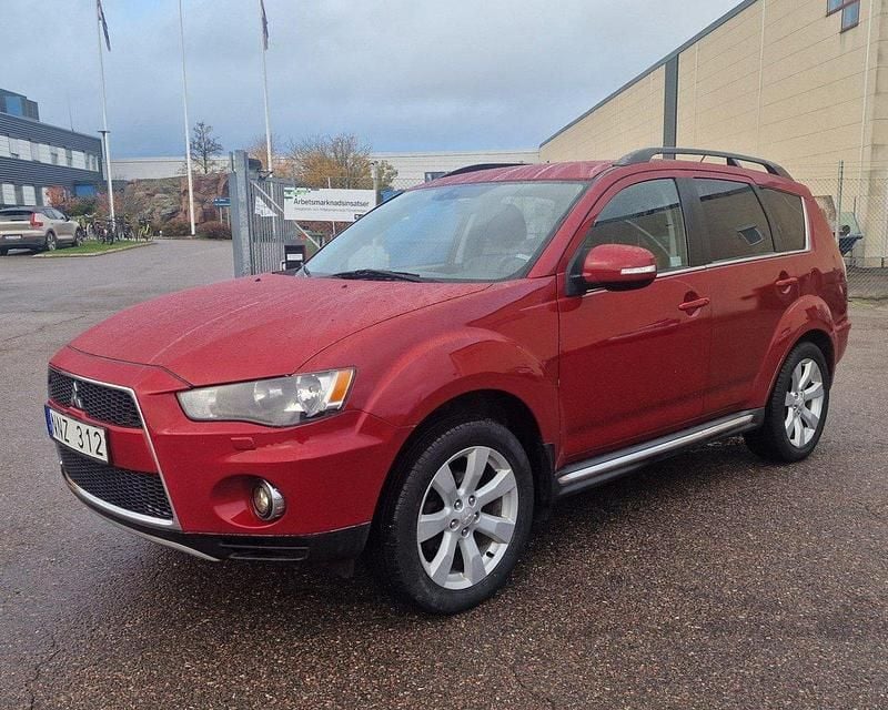 Röd Begagnad 2011 Mitsubishi Outlander Edition SUV | 57 500 kr (Marknadspris) - Bild 1/4