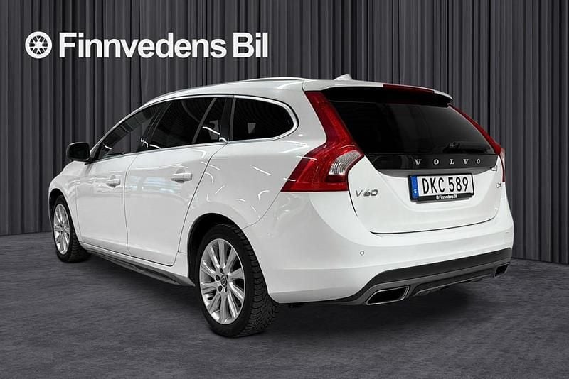 Begagnad Volvo V60 Business Edition 184 HK (135 kW) 2015 Vit Kombi