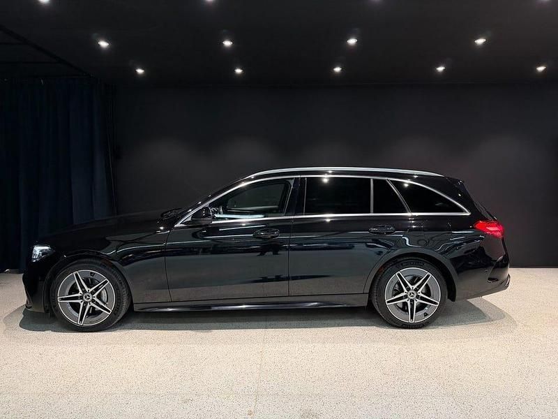 Begagnad Mercedes C300e AMG 313 HK (230 kW) 2022 Svart metallic Kombi
