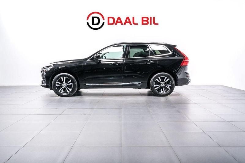 Svart Begagnad 2023 Volvo XC60 Core SUV | 339 700 kr (Superpris) - Bild 1/4