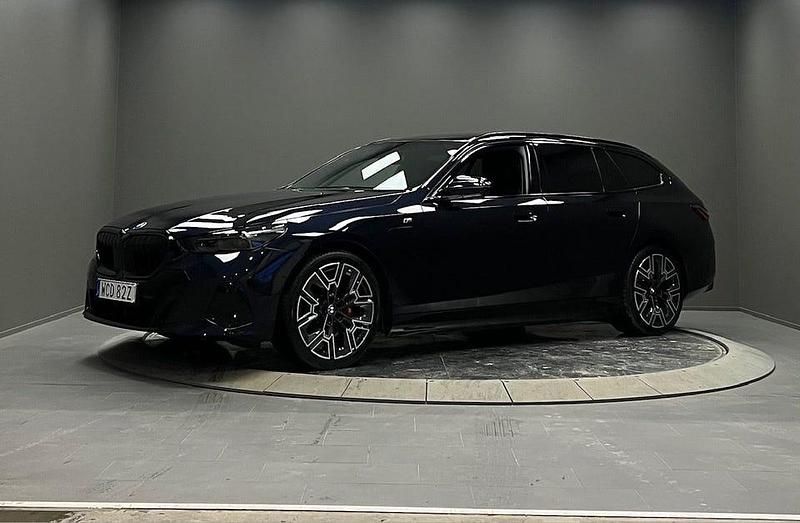 Begagnad BMW 530 Comfort Edition 299 HK (219 kW) 2025 Carbon black metallic