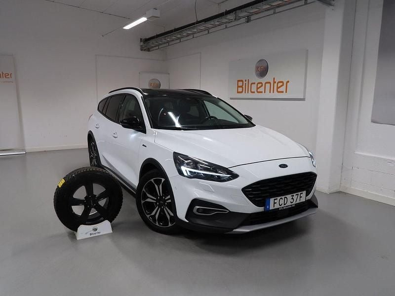 Vit Begagnad 2019 Ford Focus Active Kombi | 189 900 kr (Marknadspris) - Bild 1/3