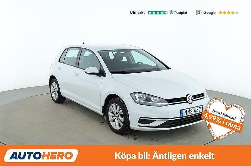Begagnad VW Golf VII 112 HK (82 kW) 2018 Vit Halvkombi