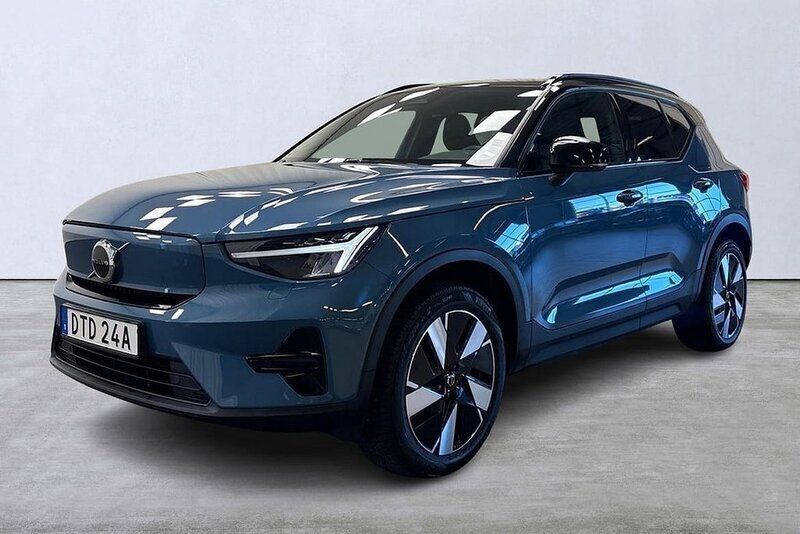 Blå Begagnad 2023 Volvo XC40 Core SUV | 419 000 kr - Bild 1/4