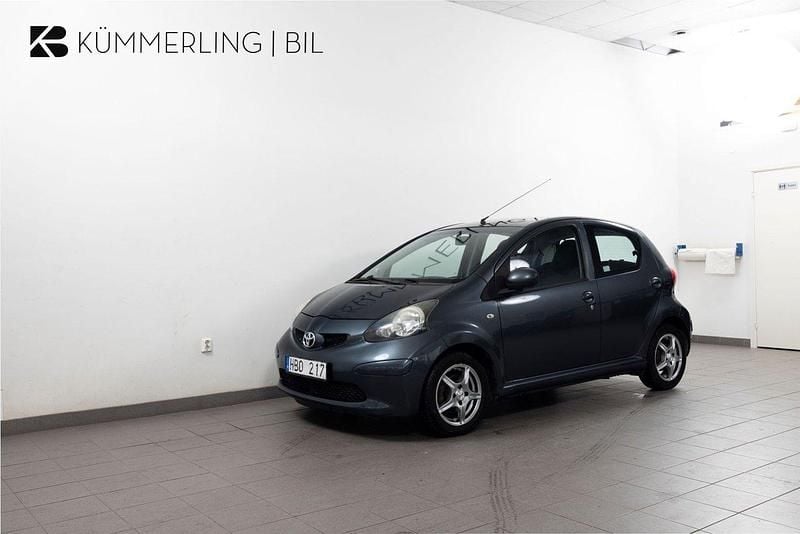 Mörkgrå Begagnad 2008 Toyota Aygo Halvkombi | 24 900 kr (Marknadspris) - Bild 1/4